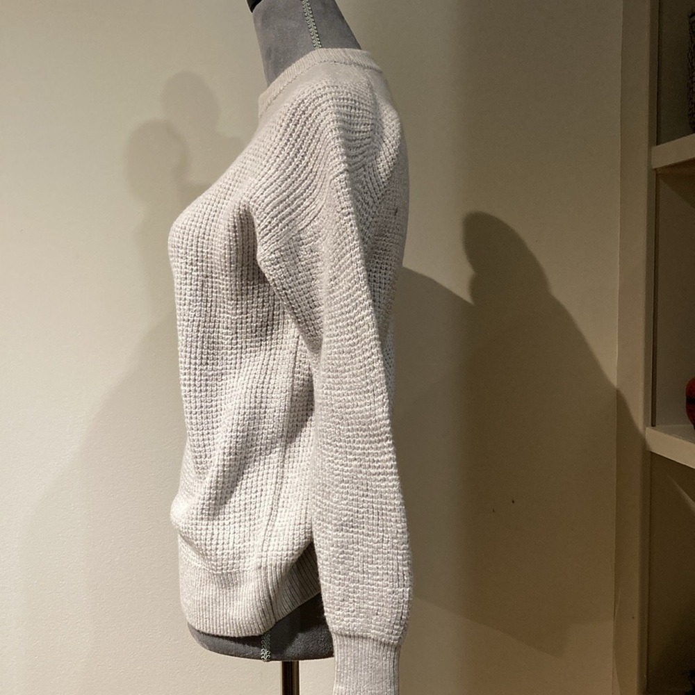 Aritzia Wilfred pale gray waffle, knit, crewneck sweater, size 2XS - Picture 6 of 7